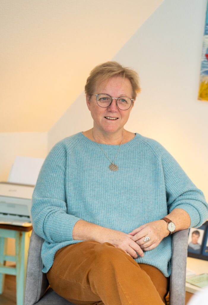 Portrait im Sitzen